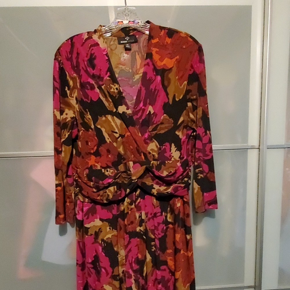 Dress - Picture 3 of 4